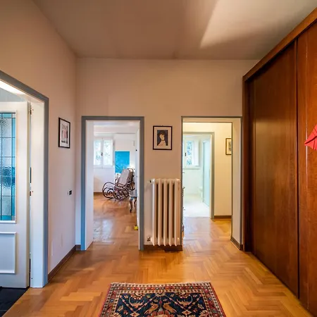Elvira 1931 Apartment *